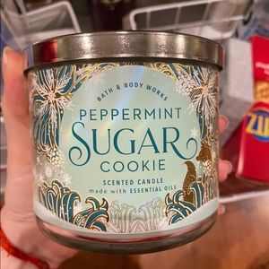 bath and body works candle in peppermint cookie